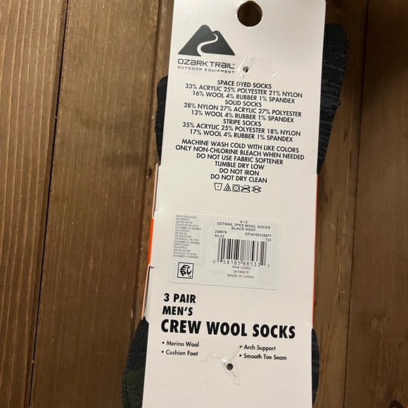 NEW Ozark Trail set of 3 pair Men’s crew wool socks shoe size 6 -12 - Picture 3 of 4